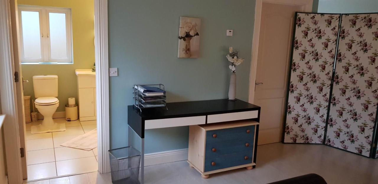 The Willow Room Ashford Екстериор снимка