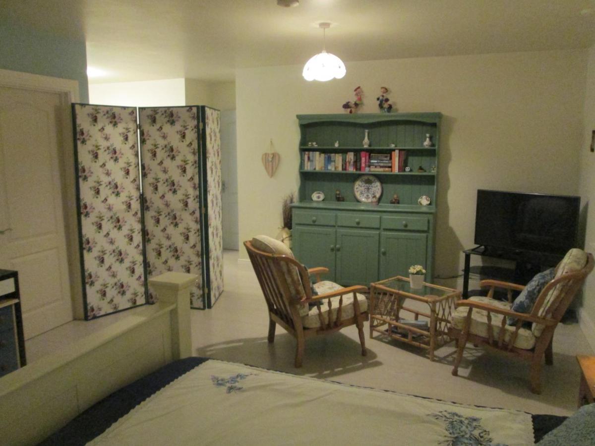 The Willow Room Ashford Екстериор снимка