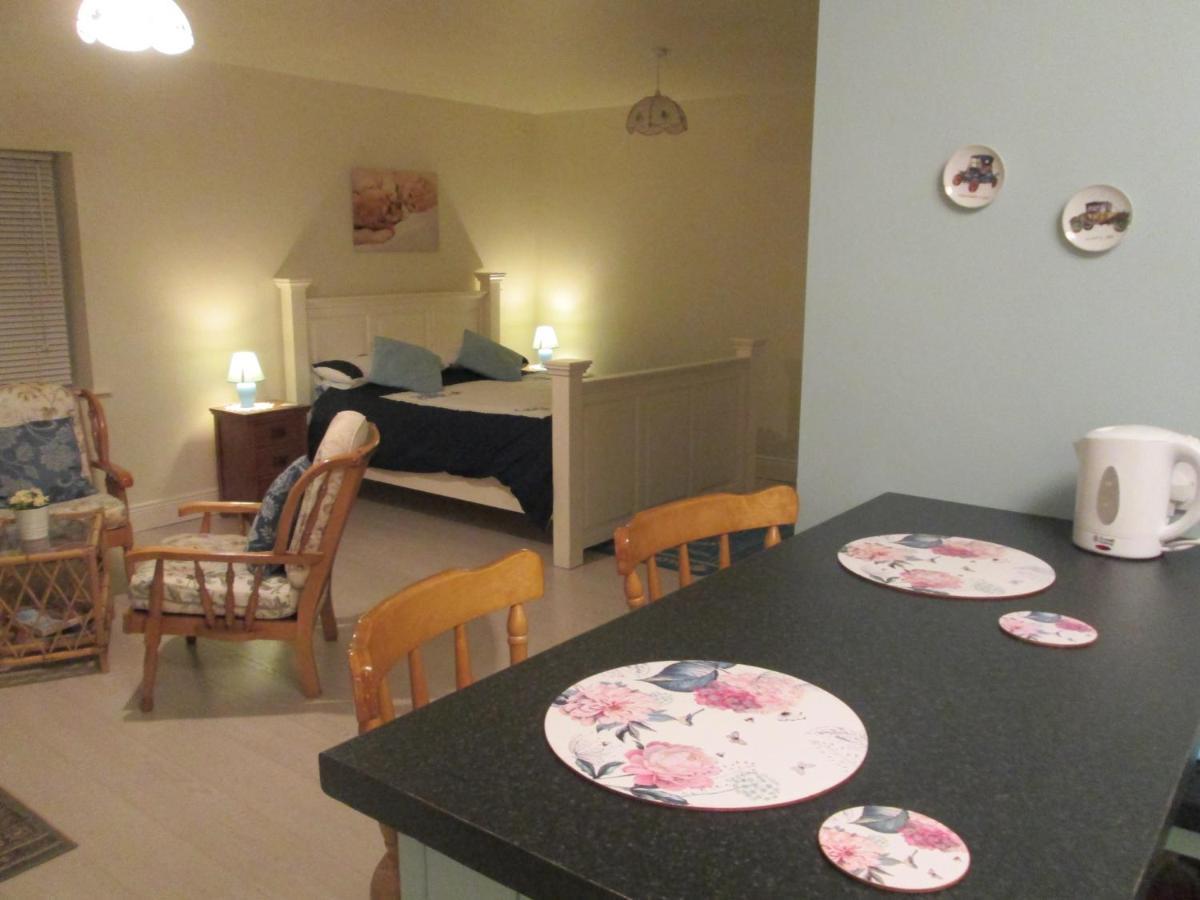 The Willow Room Ashford Екстериор снимка