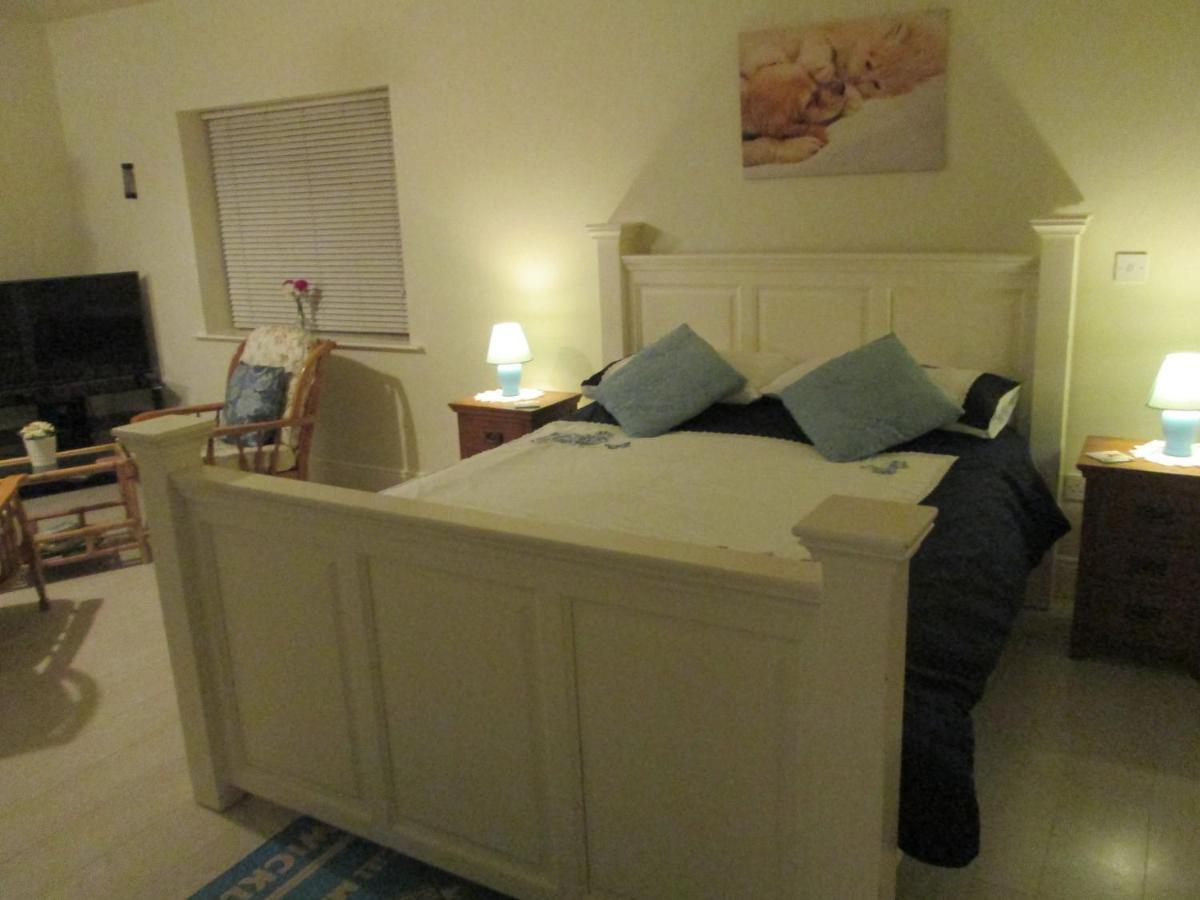 The Willow Room Ashford Екстериор снимка